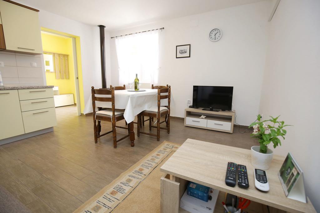 Apartment Marta Ražanac Dış mekan fotoğraf