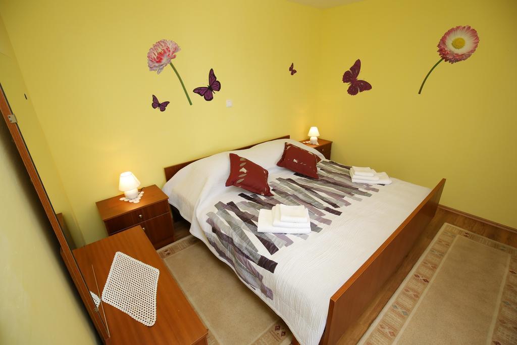 Apartment Marta Ražanac Dış mekan fotoğraf